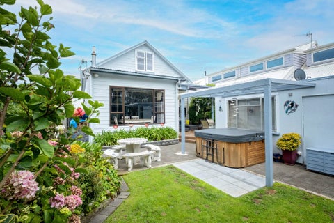 44 Meeanee Quay, Westshore, Napier