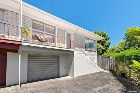2/4 Velma Road, Hillcrest, Auckland