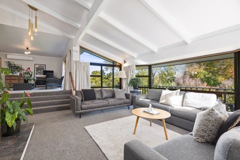 61 Turitea Road, Fitzherbert, Palmerston North