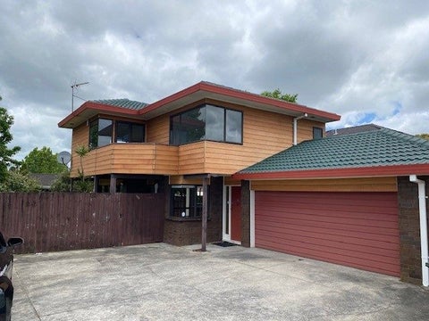 2/12 Bradbury Road, Highland Park, Auckland