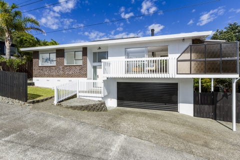 2/24 Sandown Road, Rothesay Bay, Auckland