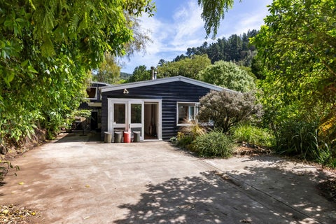 123 Pinehaven Road, Pinehaven, Upper Hutt