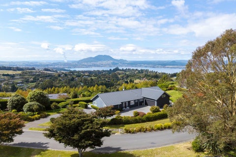 97 Highland Drive, Acacia Bay, Taupo