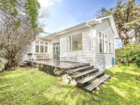 11 Tio Tio Road, Miramar, Wellington