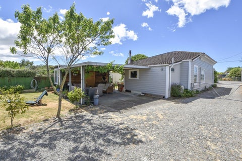 234 High Street South, Carterton