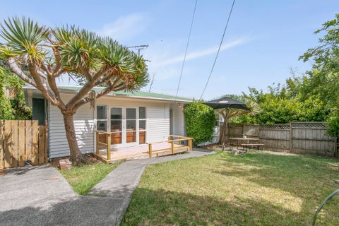 1/200 VERBENA RD, Birkdale, Auckland