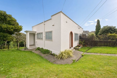 133 Nevay Road, Karaka Bays, Wellington
