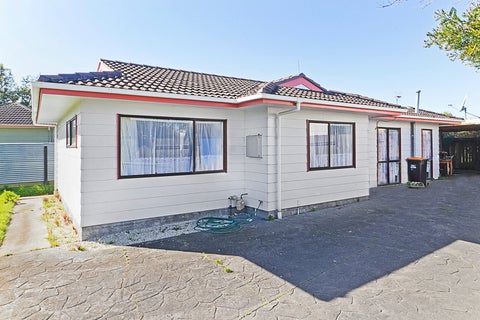 25 Suzanne Grove, Kelvin Grove, Palmerston North