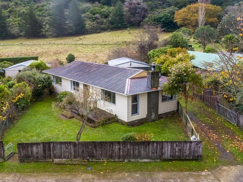 27 Churchill Crescent, Featherston