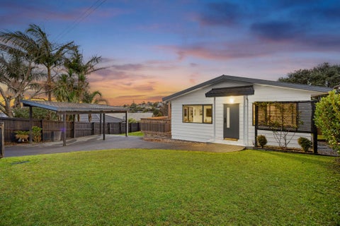 6 Cloghan Close, Massey, Auckland