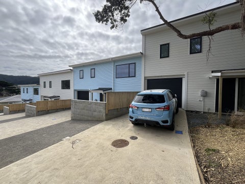 49 Taylor Terrace, Tawa, Wellington