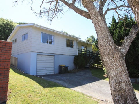 69 Omapere Street, Whitby, Porirua