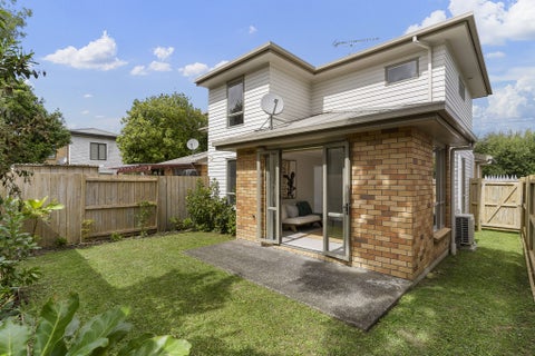 18 Barnea Circle, Glen Eden, Auckland