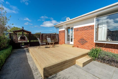 17 Constitution Avenue, Milton