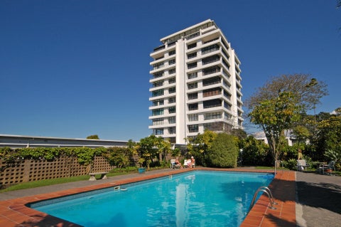 402/45 STANLEY POINT RD, Stanley Point, Auckland