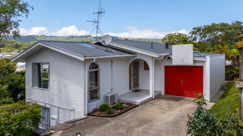15A Kereru Bend, Tawa, Wellington