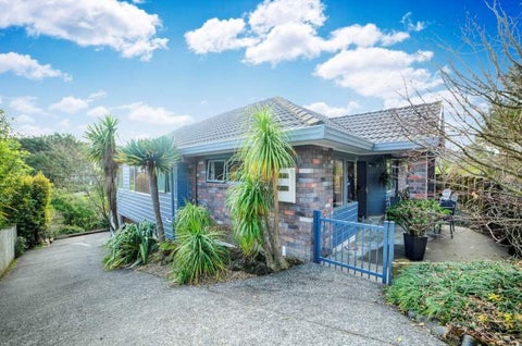 17 Bayside Drive, Browns Bay, Auckland