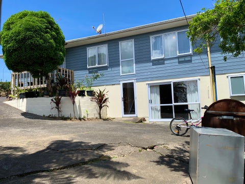 12 Papa Place, Birkdale, Auckland