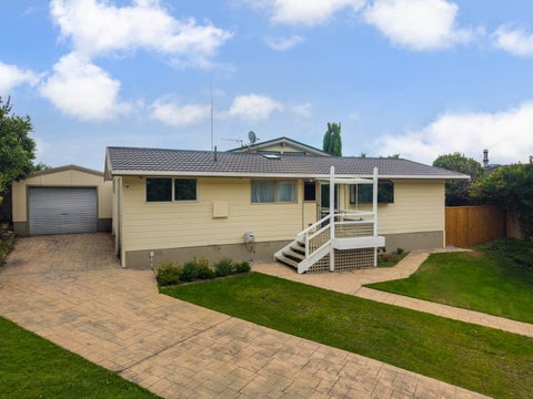 10 Spey Place, Papakowhai, Porirua