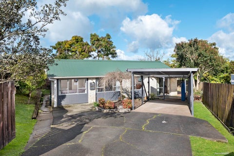 8/89A Royal Road, Massey, Auckland