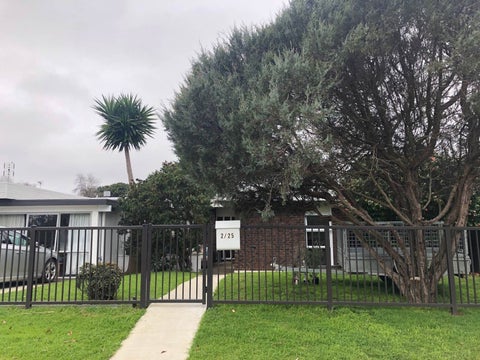2/25 Anna Watson Road, Half Moon Bay, Auckland