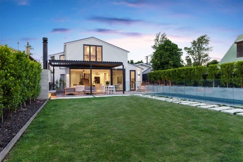 16 Pelham Avenue, Point Chevalier, Auckland