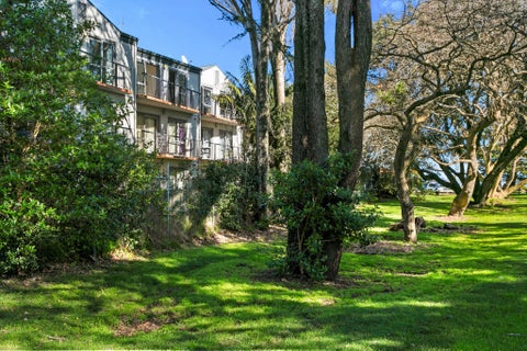 36R Eric Paton Way, Saint Johns, Auckland
