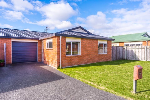 18 Pohutukawa Grove, Titahi Bay, Porirua