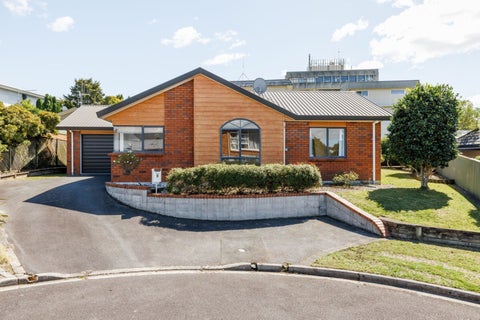 4 Dunsford Mews, Hamilton Central, Hamilton