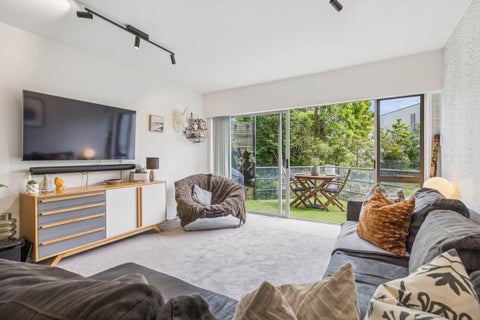 11/6 Sarsfield Street, Herne Bay, Auckland