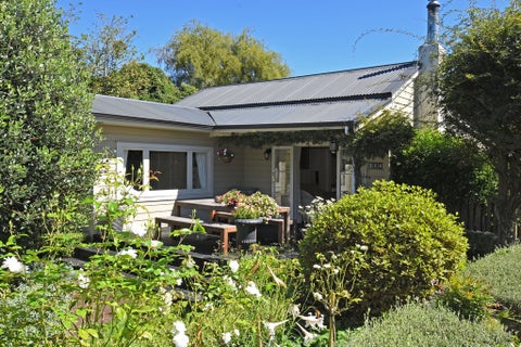 214 Main Street, Greytown