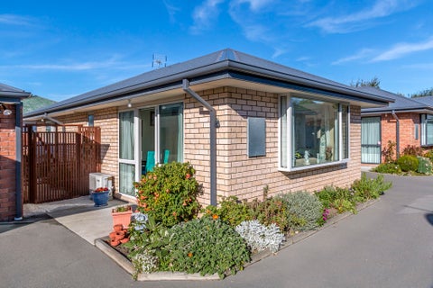 2/33 Pinehurst Crescent, Russley, Christchurch