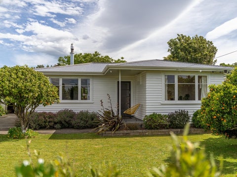 46 Woodward Street East, Featherston