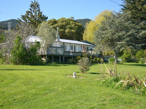 106 Valley Road, Paraparaumu