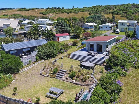 53 Pinedale Crescent, Riversdale Beach, Masterton