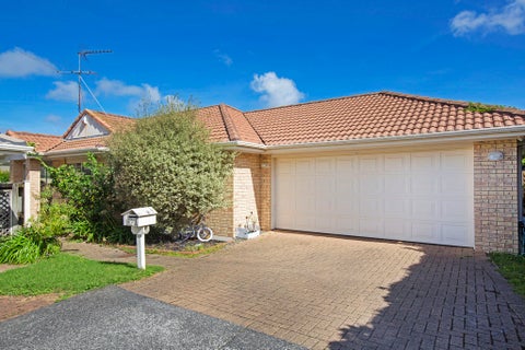 182A Botany Road, Botany Downs, Auckland