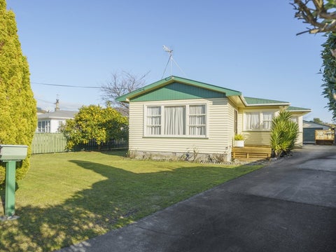 6 Coleman Street, Paraparaumu