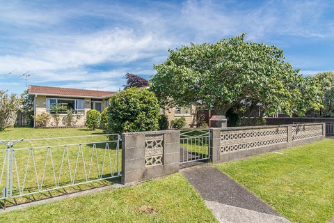 12 Oriwa Street, Waikanae