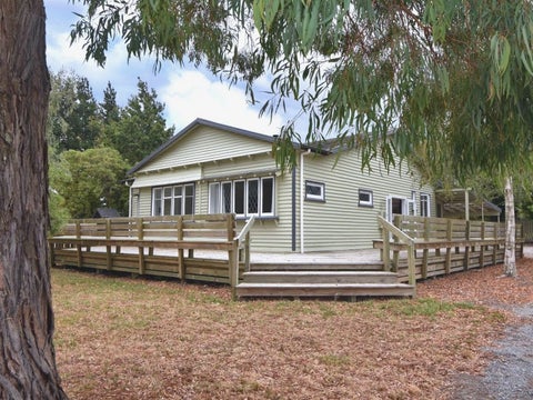 1923 State Highway 2, Greytown
