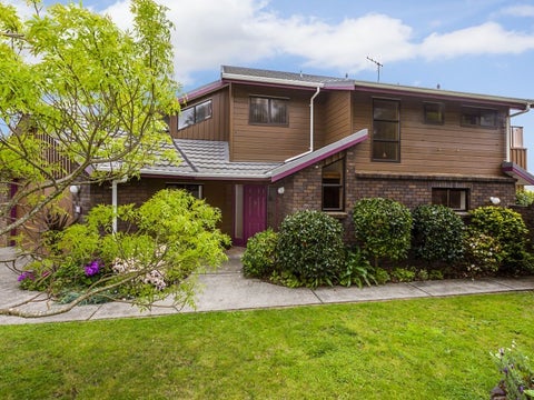 14 Sailmaker Close, Whitby, Porirua