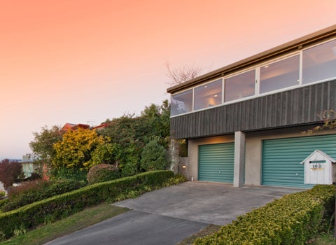 2/16 Takahe Drive, Cashmere, Christchurch