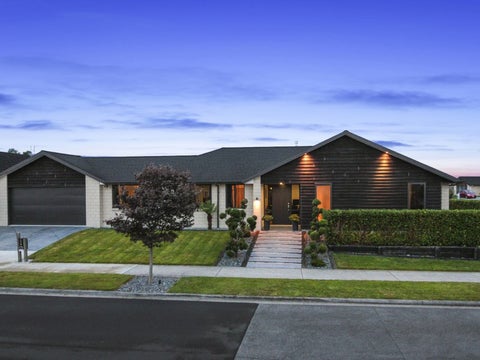 2 Michael Terrence Place, Flagstaff, Hamilton