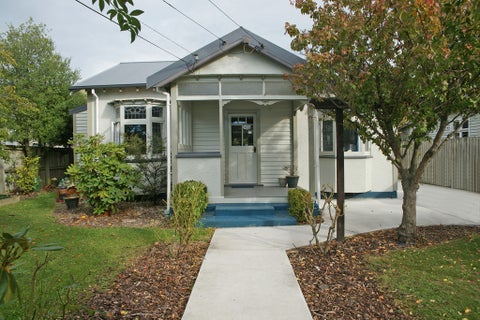 52 Sandwich Road, Beckenham, Christchurch