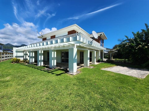 36 Jans Terrace, Oakura, Oakura