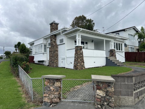 13 Lloyd Avenue, Mount Albert, Auckland