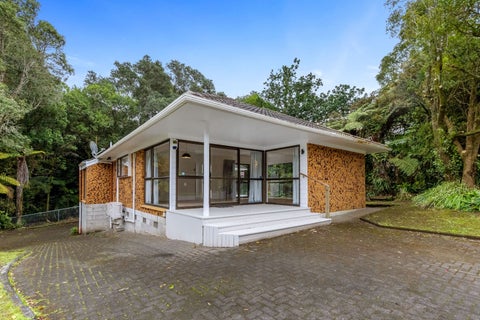 231 Portage Road, Green Bay, Auckland