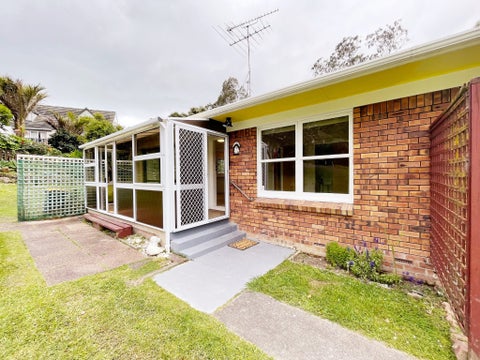 2/53 Ayton Drive, Totara Vale, Auckland