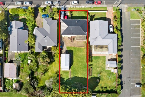 14 Woodford Avenue, Henderson, Auckland
