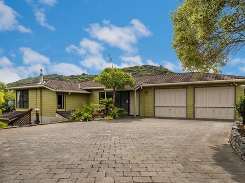31 Observatory Close, Whitby, Porirua