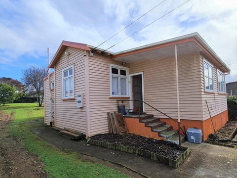 11 Mona Avenue, Mangere Bridge, Auckland